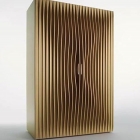 Meuble Fusion : Espace de stockage vertical frais par Karim Rashid