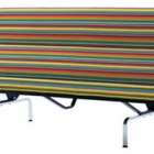 Meuble Vitra canapé Compact avec des bandes horizontales colorées