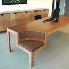 Meuble Un bureau avec chaise intégré
