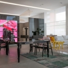Meuble Showroom de meubles non conventionnelle avec une forte personnalité brésilienne
