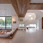 Salon Moderne et chaleureuse maison de maître intérieur inspirant sérénité en Australie